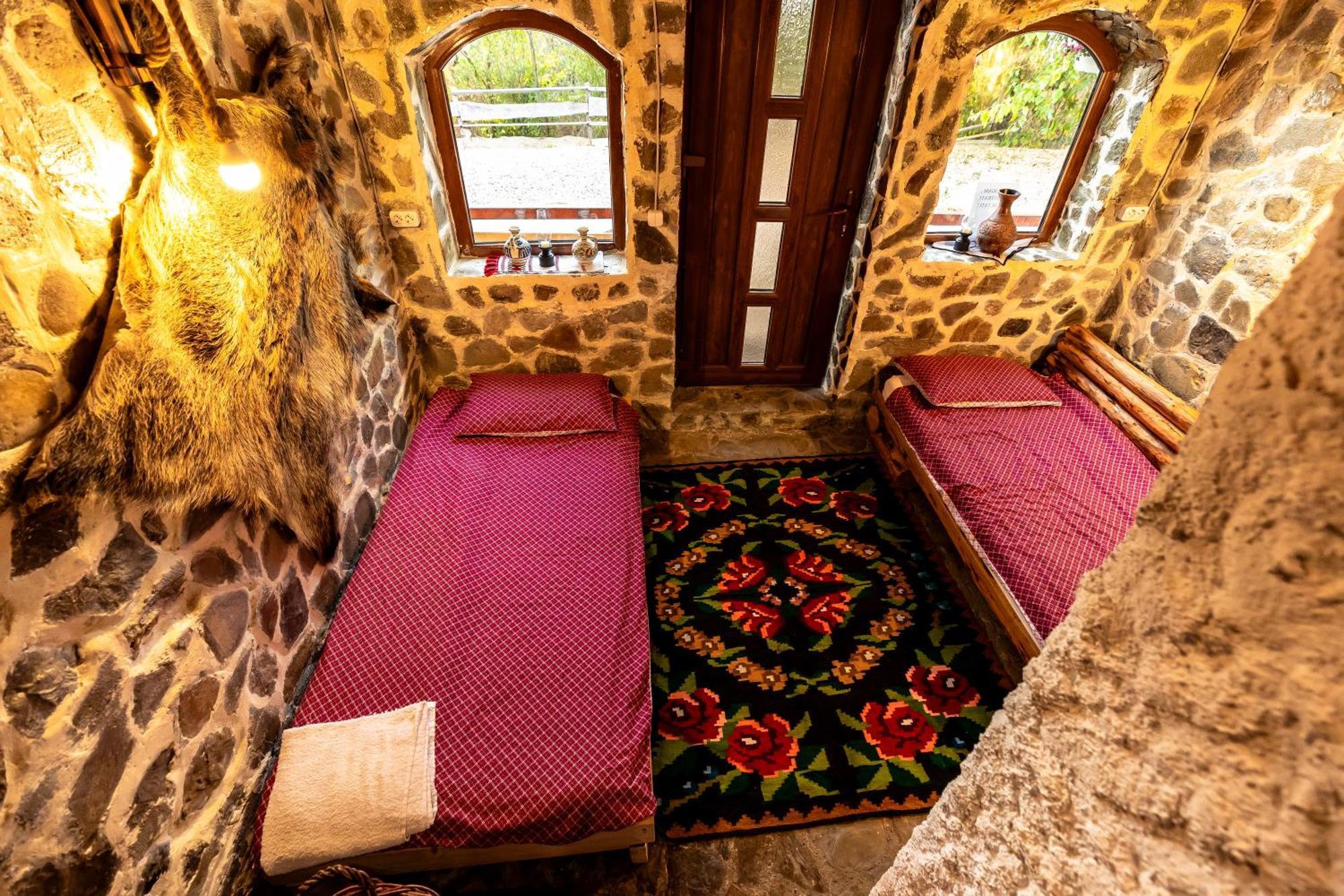 Villa Catunu' Lui Emil à Carbunesti Extérieur photo