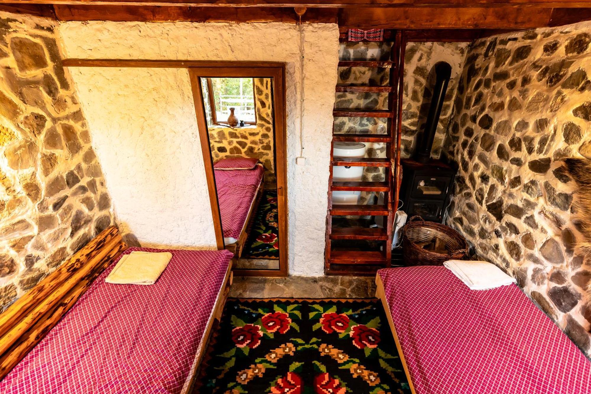 Villa Catunu' Lui Emil à Carbunesti Extérieur photo
