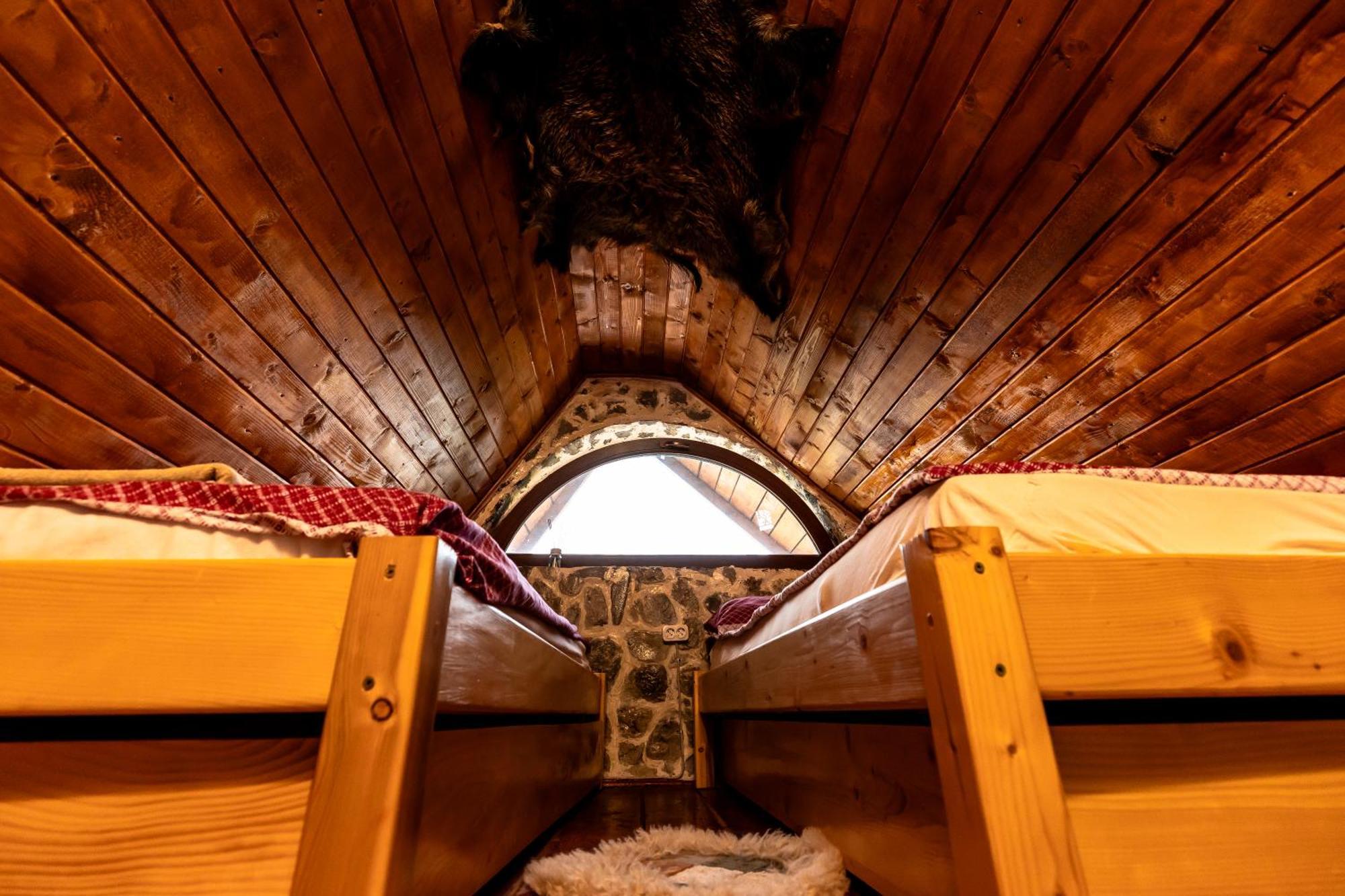 Villa Catunu' Lui Emil à Carbunesti Extérieur photo